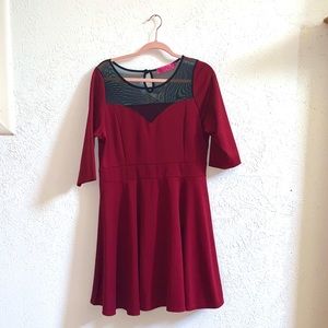 Boohoo plus red and black mesh size 16 UK 20 dress